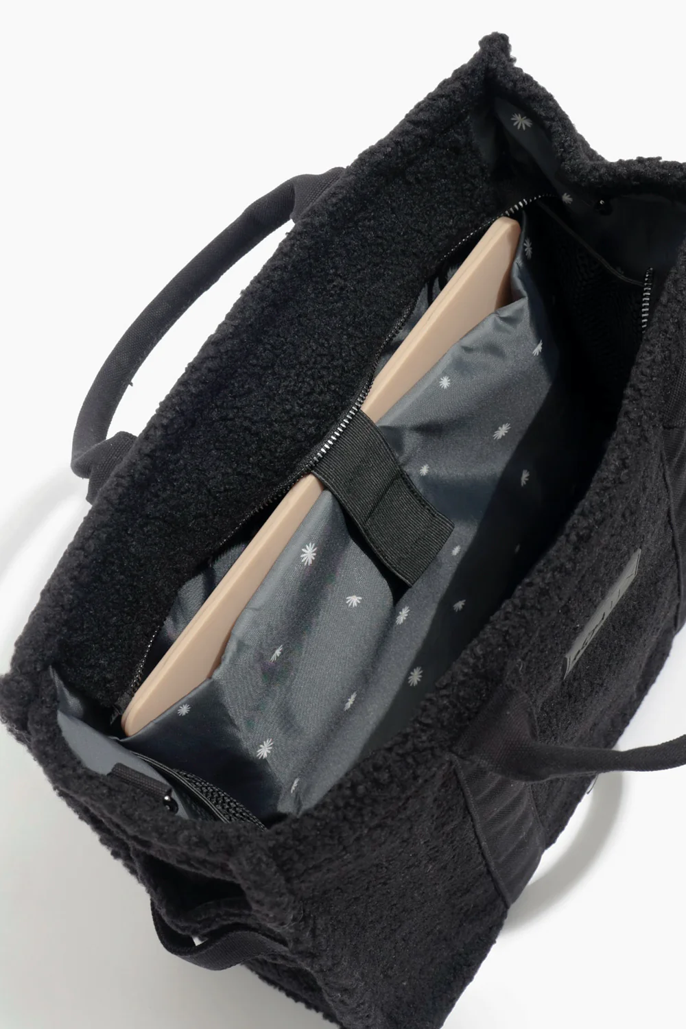 109-sherpa-sloane-tote-black-1.webp