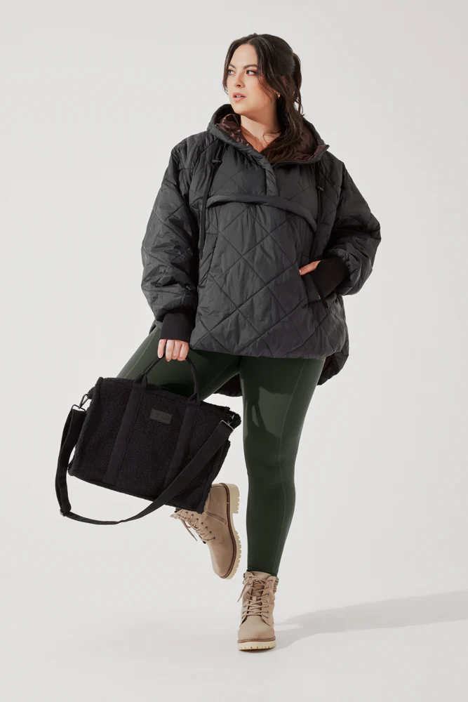 109-sherpa-sloane-tote-black-1.webp