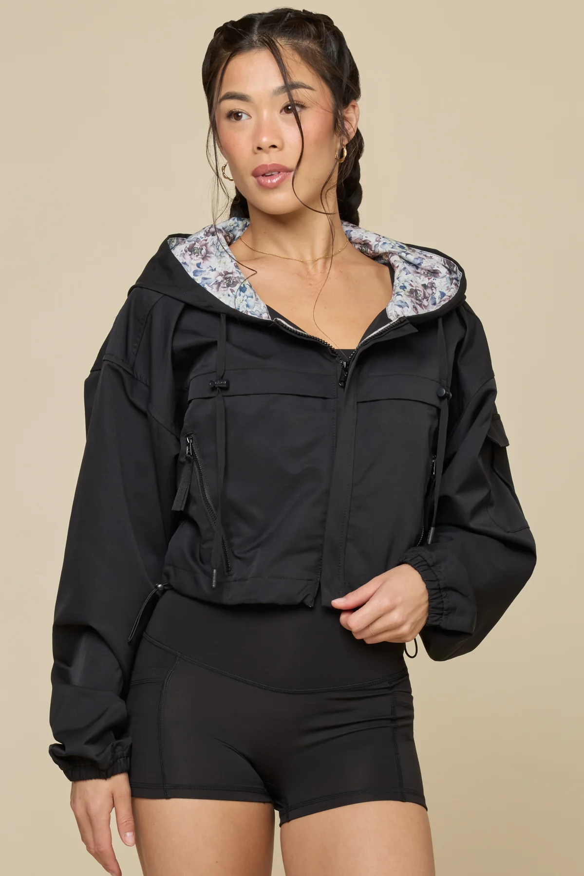 10900-packable-windbreaker-black-1.webp