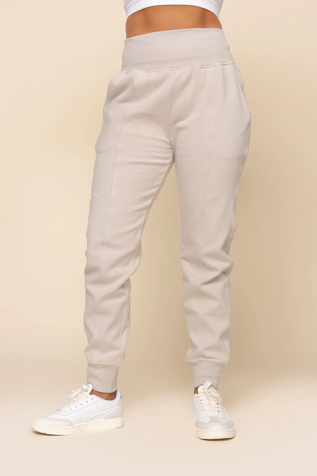 11419-ooey-gooey-jogger-silver-birch-1.webp