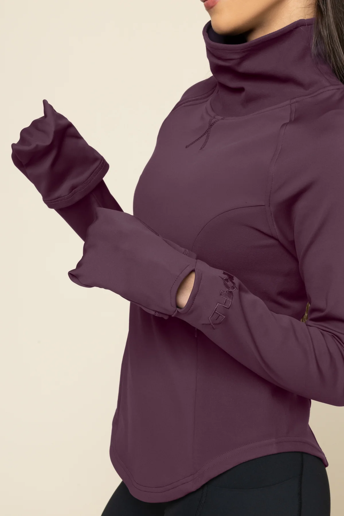 11505-chasing-pavements-mockneck-pullover-aubergine-1.webp