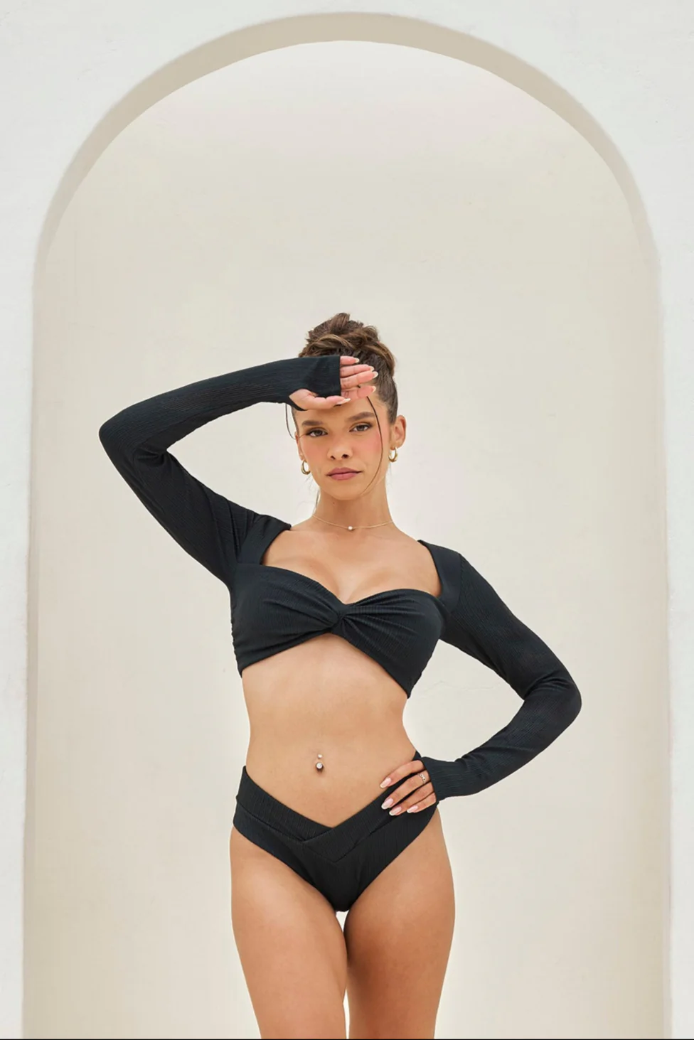 11580-tranquil-twist-long-sleeve-bikini-top-black-1.webp