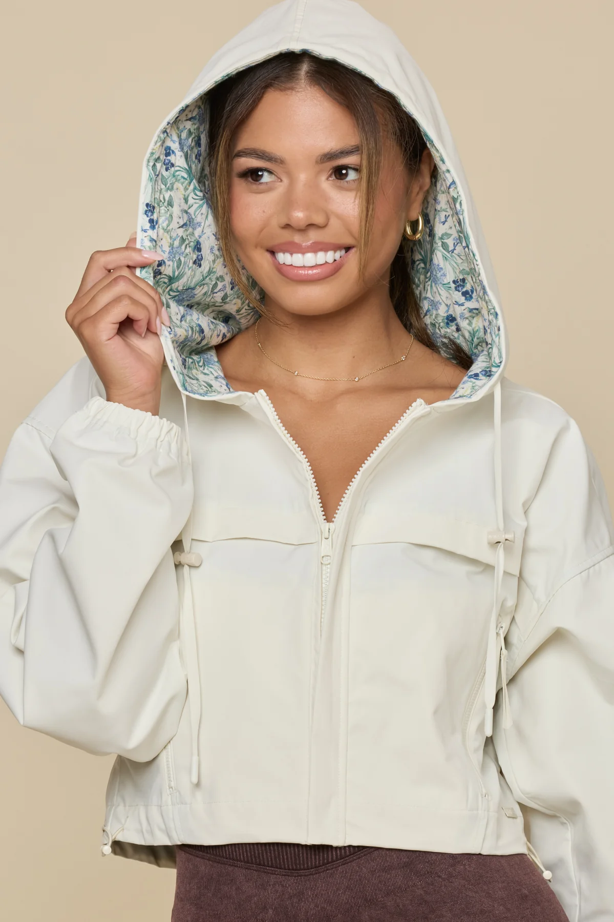 12389-packable-windbreaker-coconut-cream-1.webp