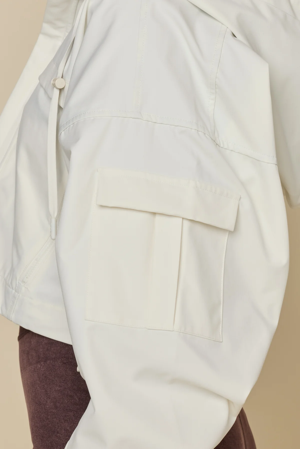 12389-packable-windbreaker-coconut-cream-1.webp