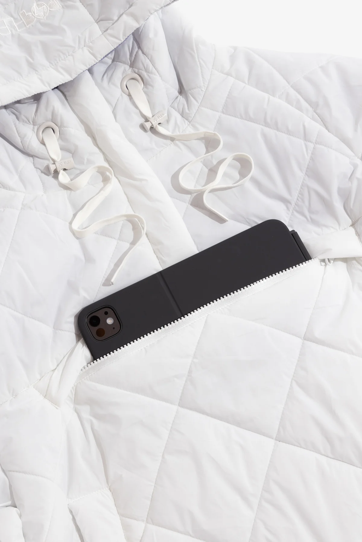 12752-pillow-packable-puffer-jacket-white-1.webp