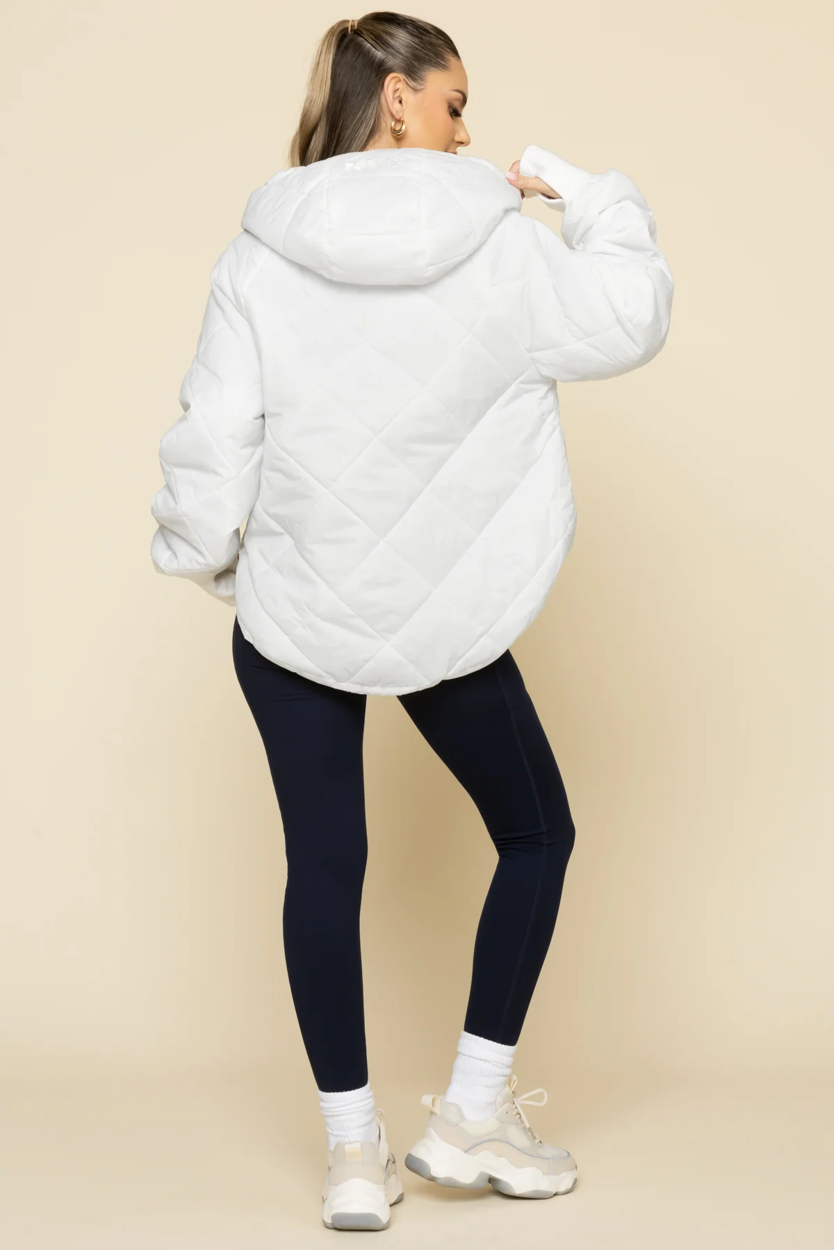12752-pillow-packable-puffer-jacket-white-1.webp