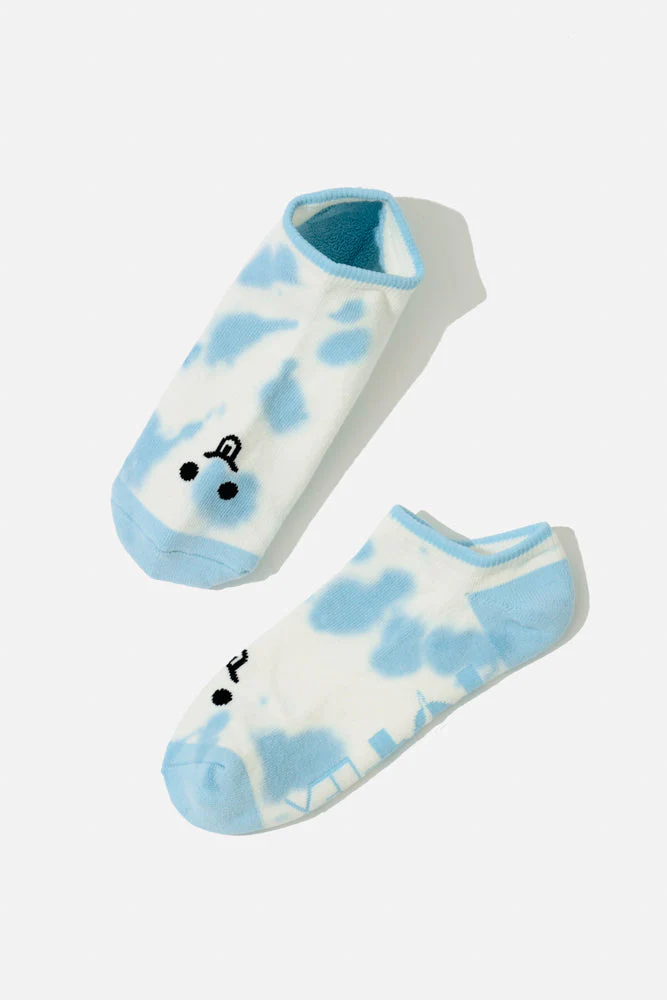 139-silly-face-low-rise-socks-blue-tie-dye-1.webp