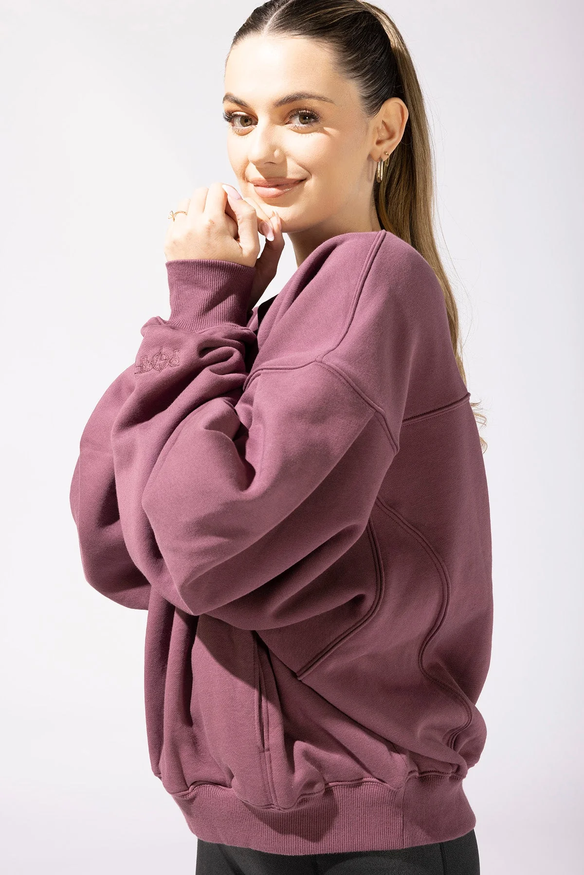 1545-brunch-sweater-merlot-1.webp