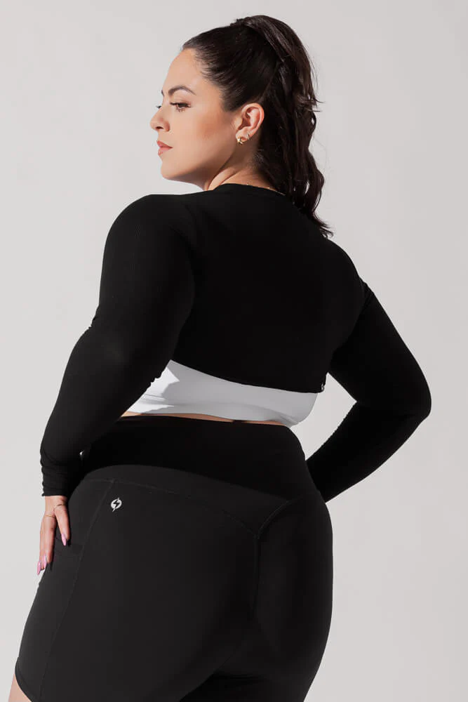 1580-relev-ribbed-shrug-black-1.webp