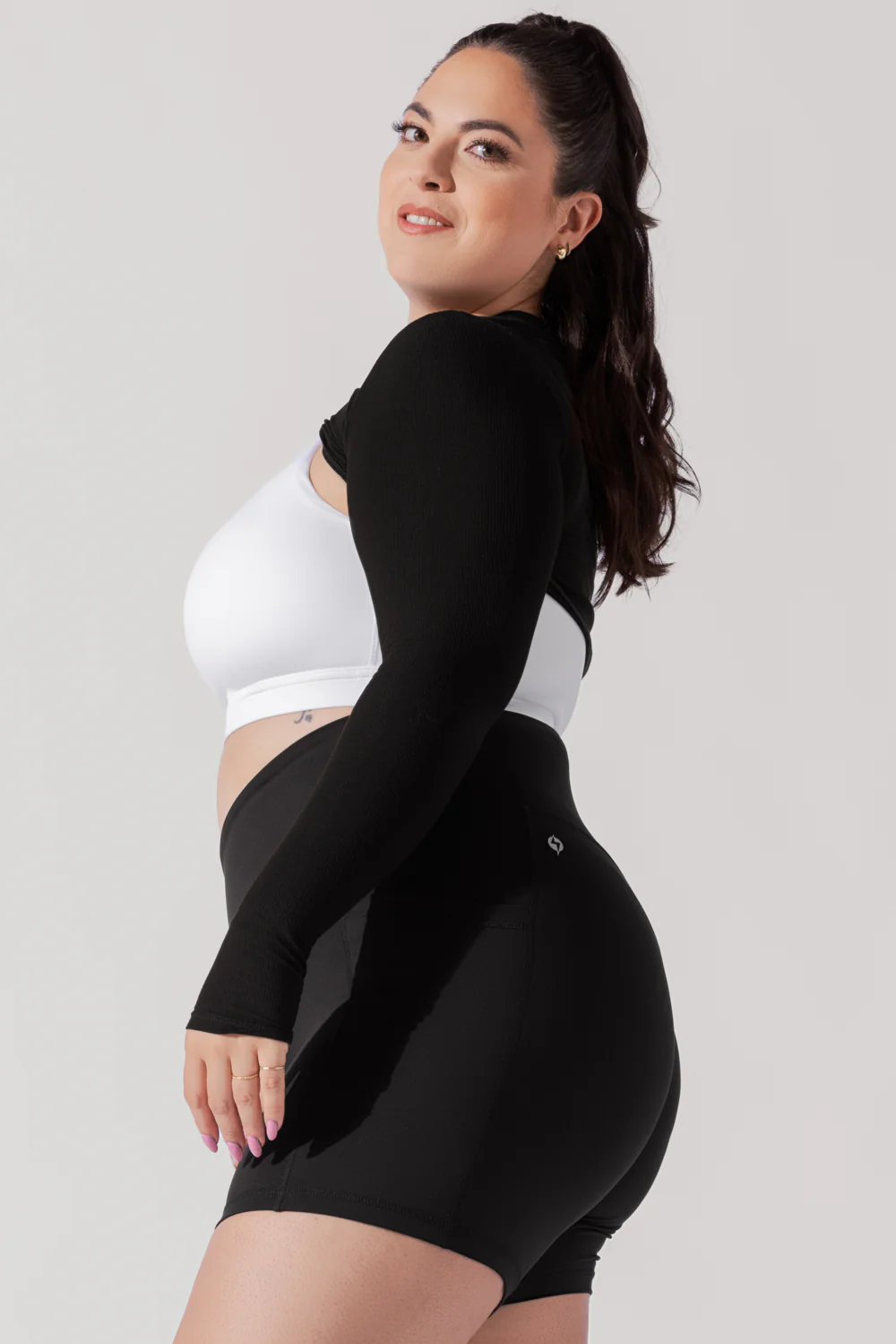 1580-relev-ribbed-shrug-black-1.webp
