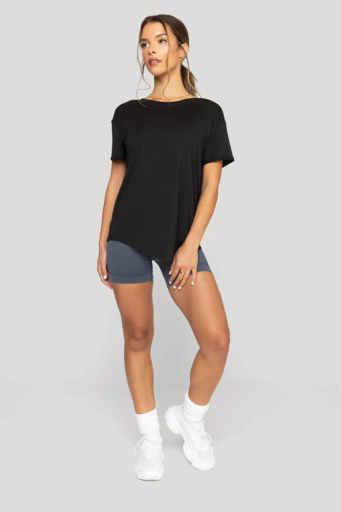 1813-reversible-deep-v-tee-black-1.webp