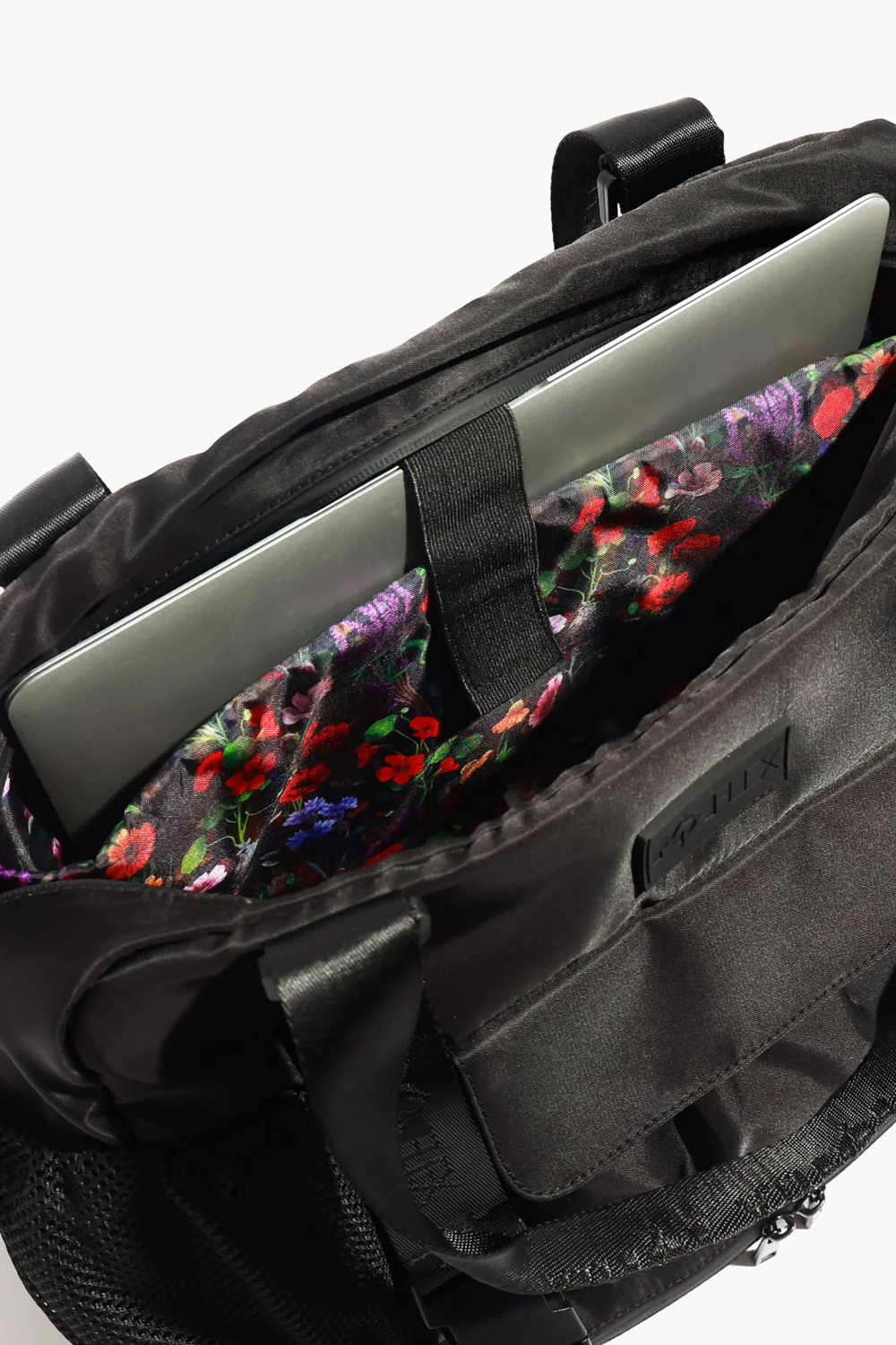 231-delilah-duffle-black-1.webp