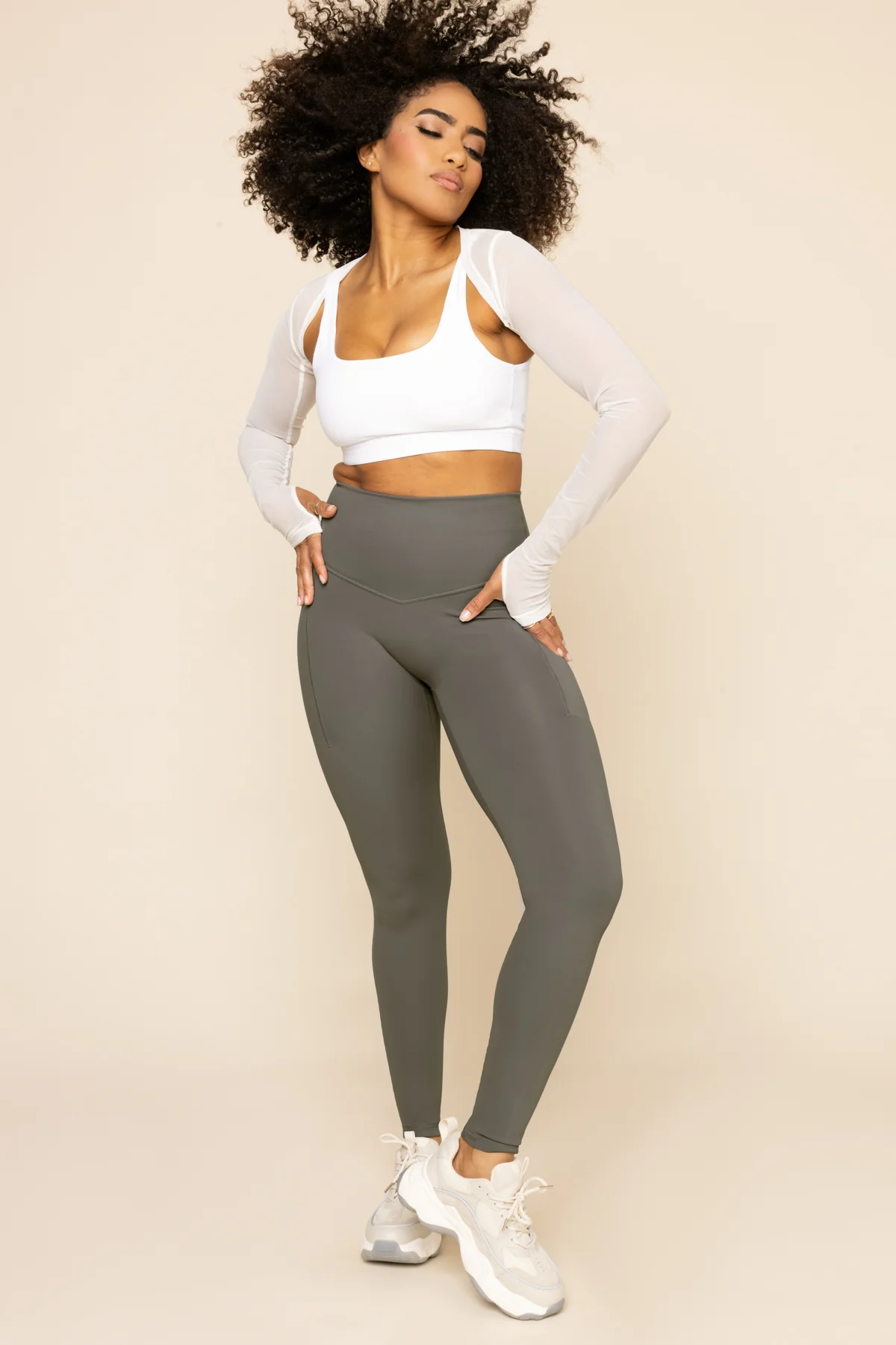2651-supersculpt-leggings-with-pockets-english-ivy-1.webp