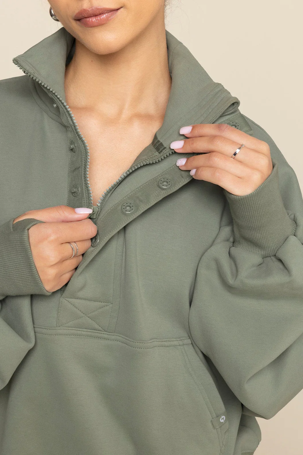 3841-ooey-gooey-crop-half-zip-light-sage-1.webp