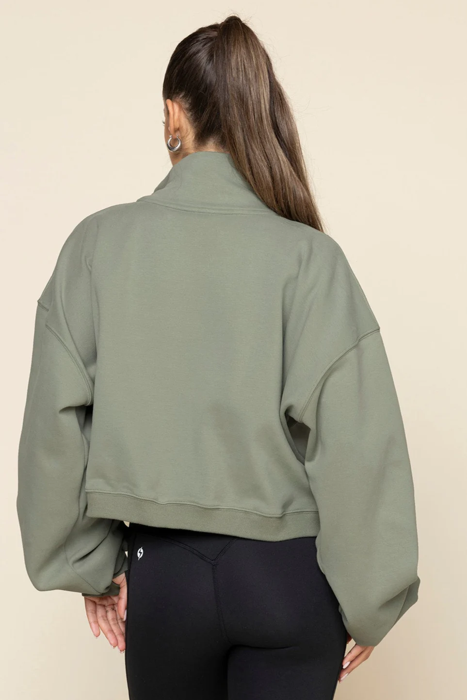 3841-ooey-gooey-crop-half-zip-light-sage-1.webp
