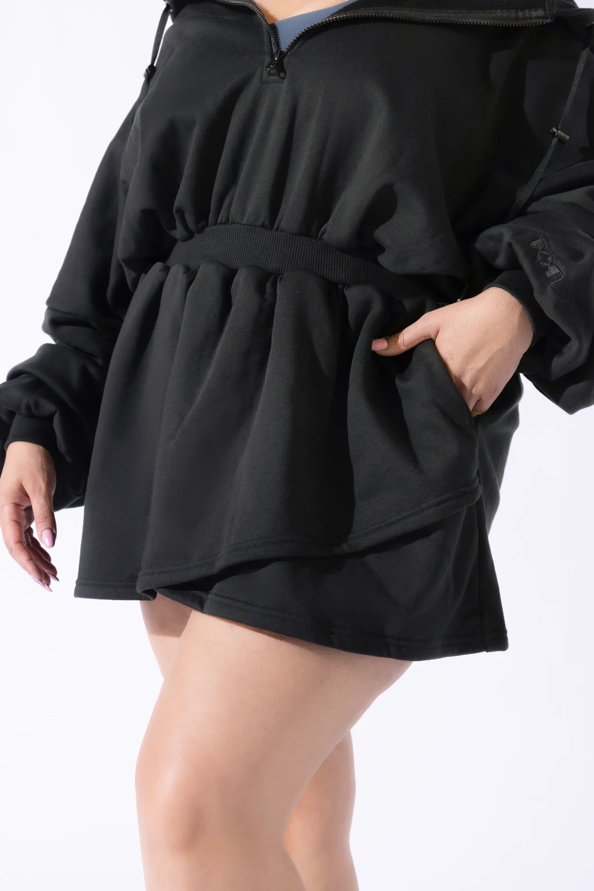 4190-game-day-dress-black-1.webp