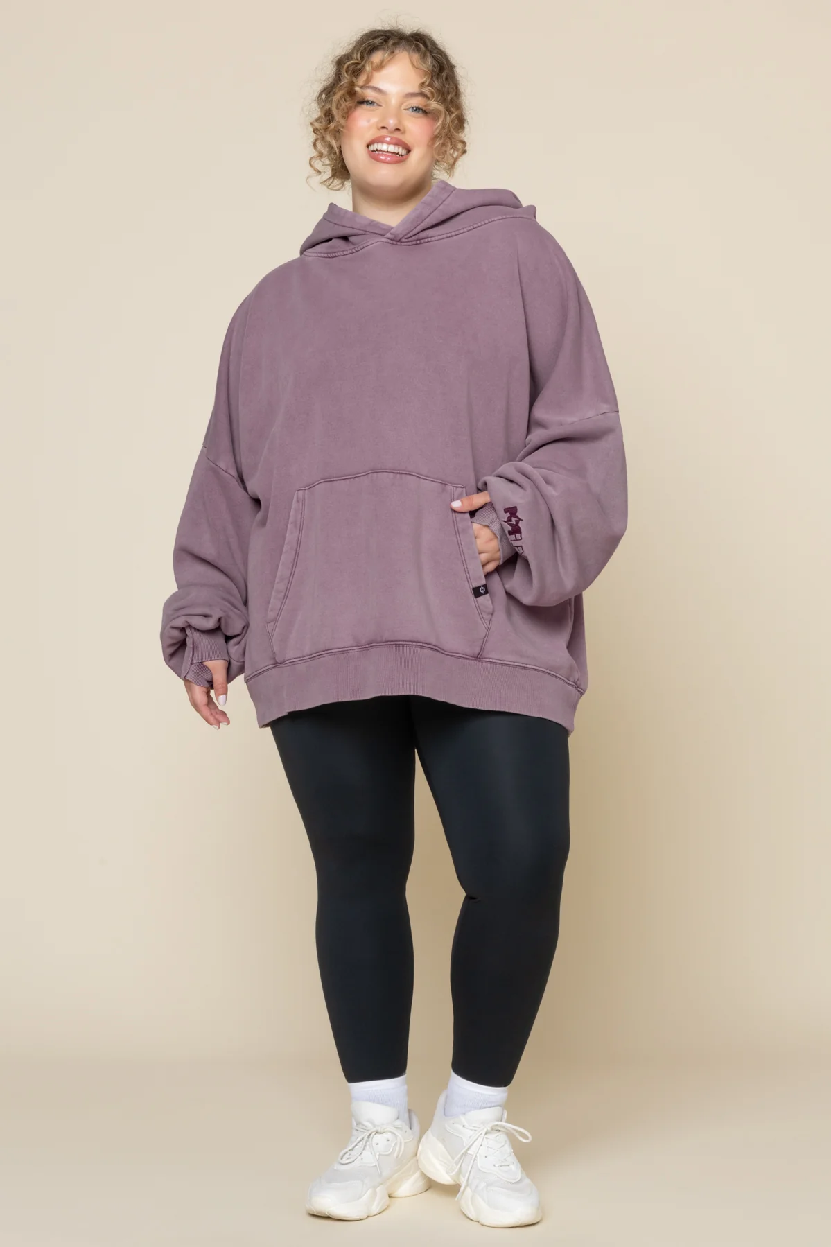 4740-boxy-boyfriend-hoodie-vintage-crimson-1.webp