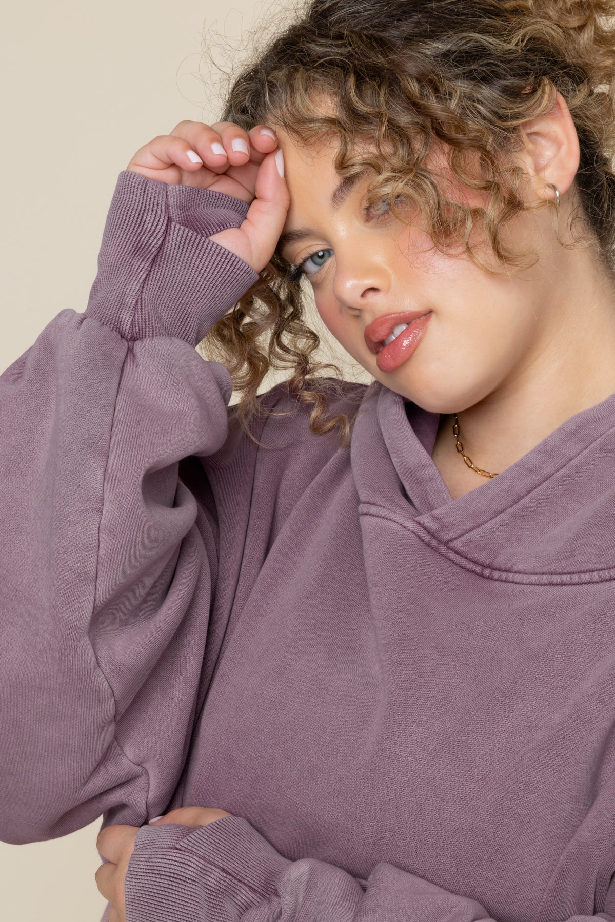 4740-boxy-boyfriend-hoodie-vintage-crimson-1.webp