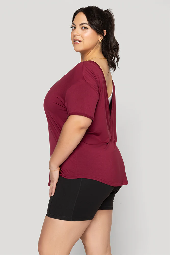 5146-reversible-deep-v-tee-sangria-1.webp
