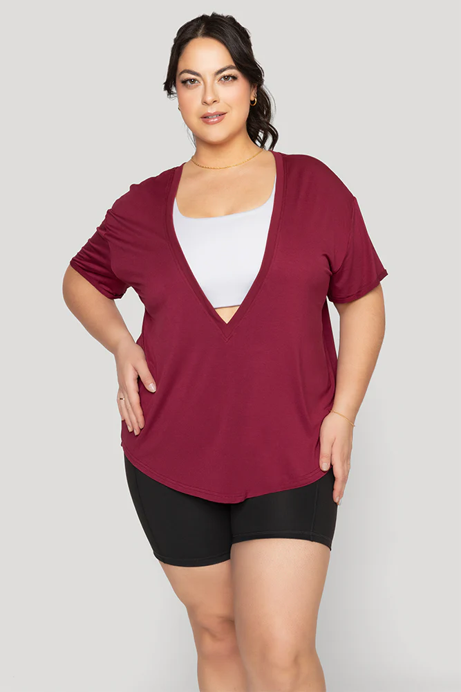 5146-reversible-deep-v-tee-sangria-1.webp