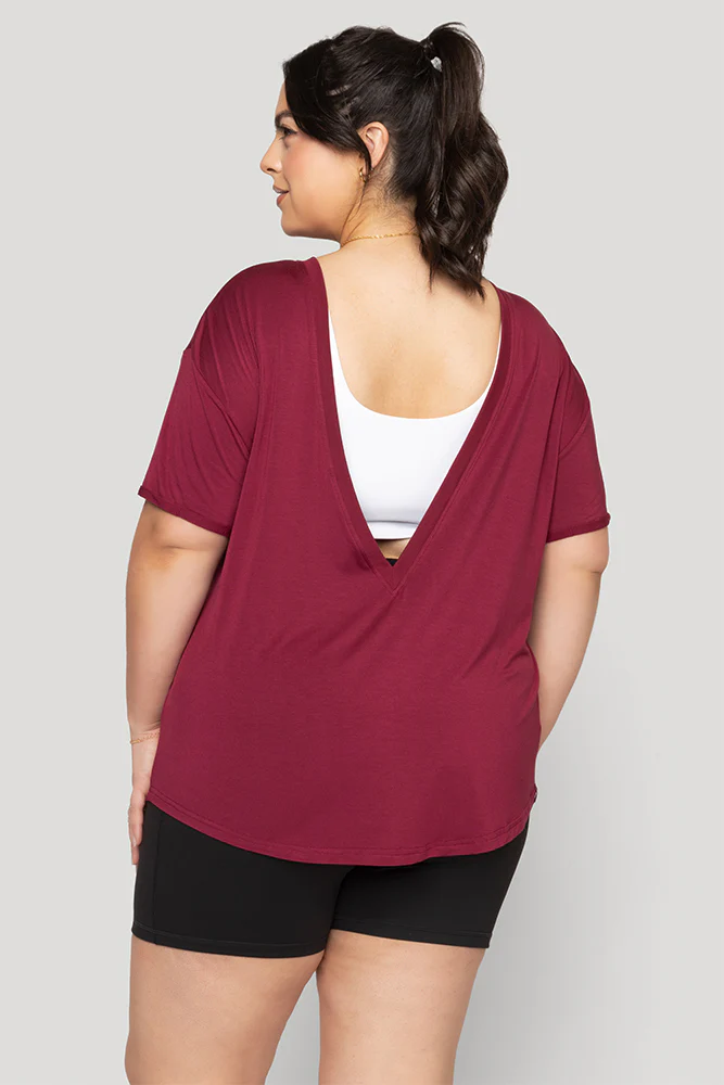 5146-reversible-deep-v-tee-sangria-1.webp