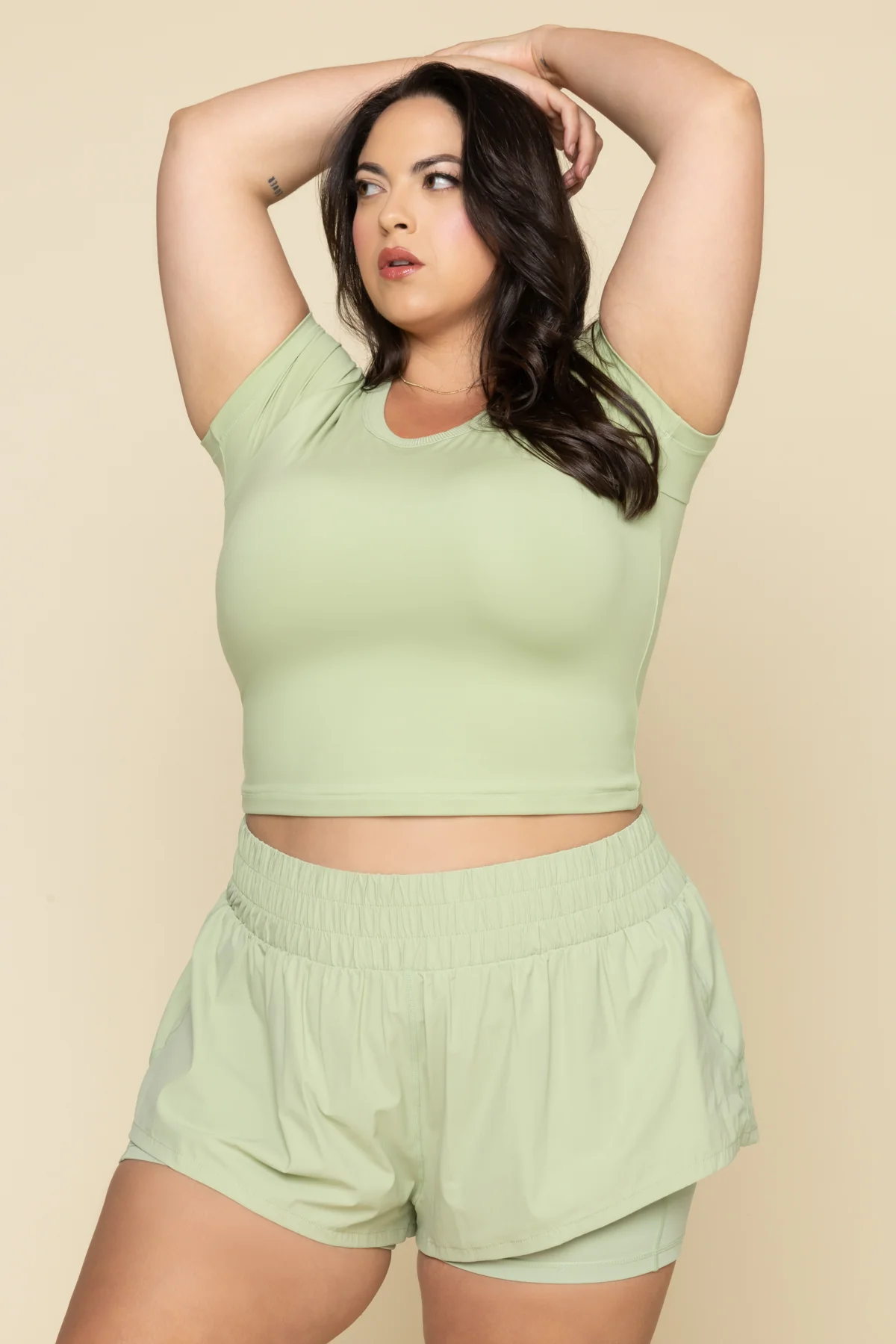 6098-call-me-baby-reversible-tee-cropped-pistachio-1.webp