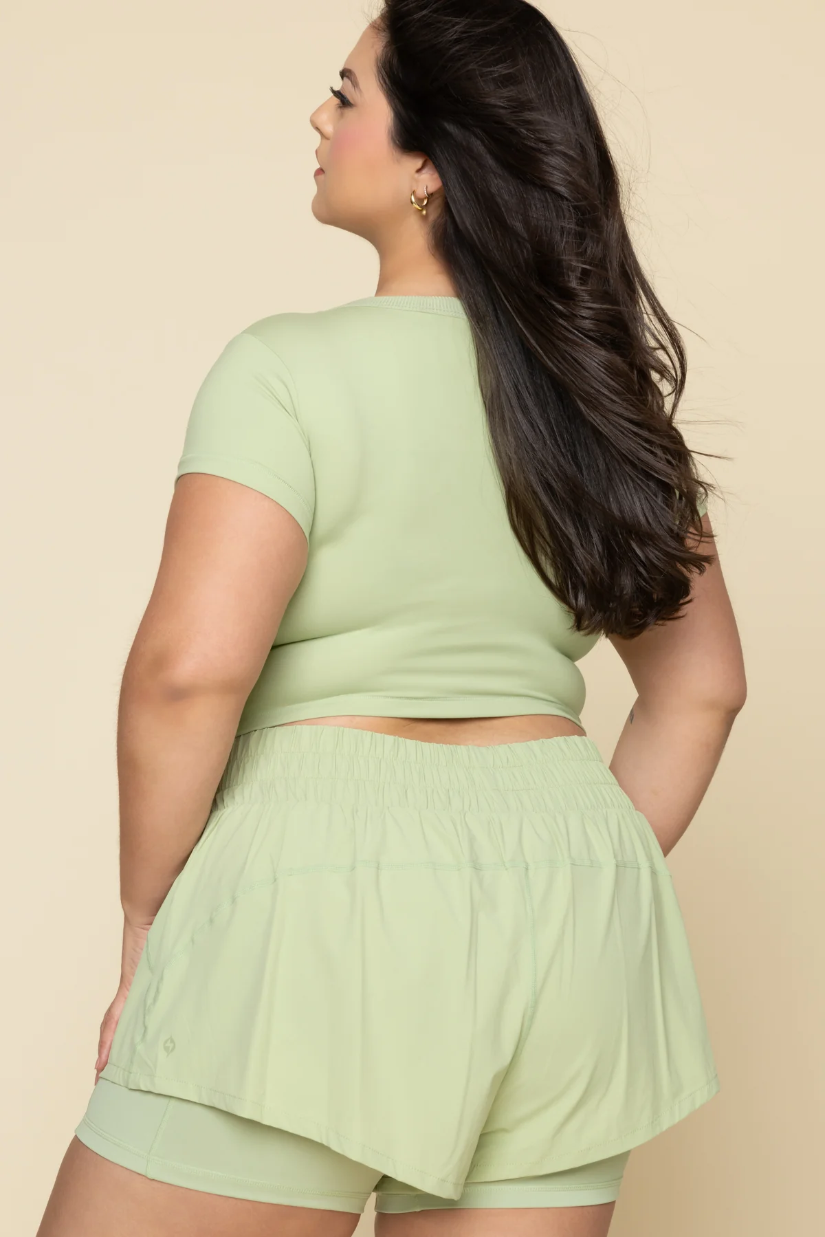 6098-call-me-baby-reversible-tee-cropped-pistachio-1.webp
