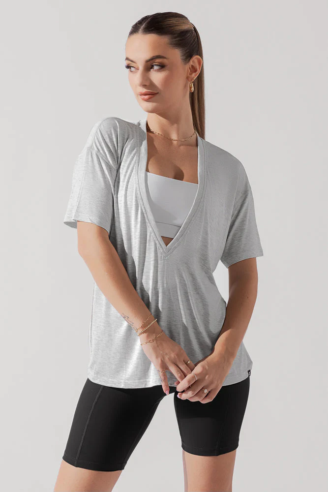 6272-daring-deep-v-tee-heather-grey-1.webp