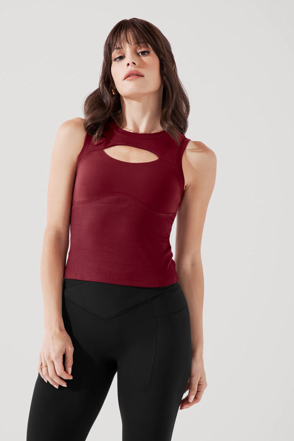 6964-peekaboo-crew-tank-crimson-1.webp