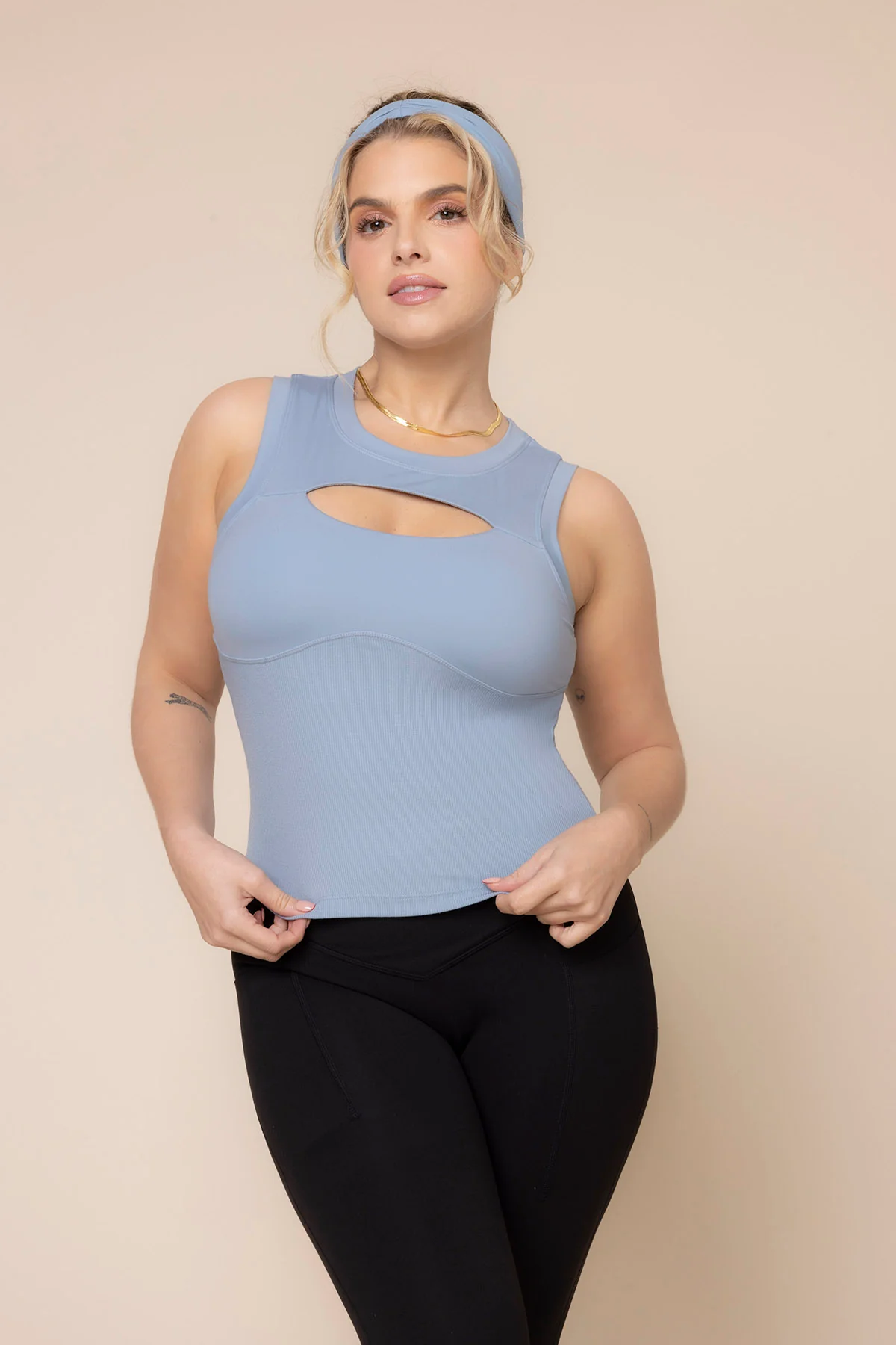 7353-peekaboo-crew-tank-blue-storm-1.webp