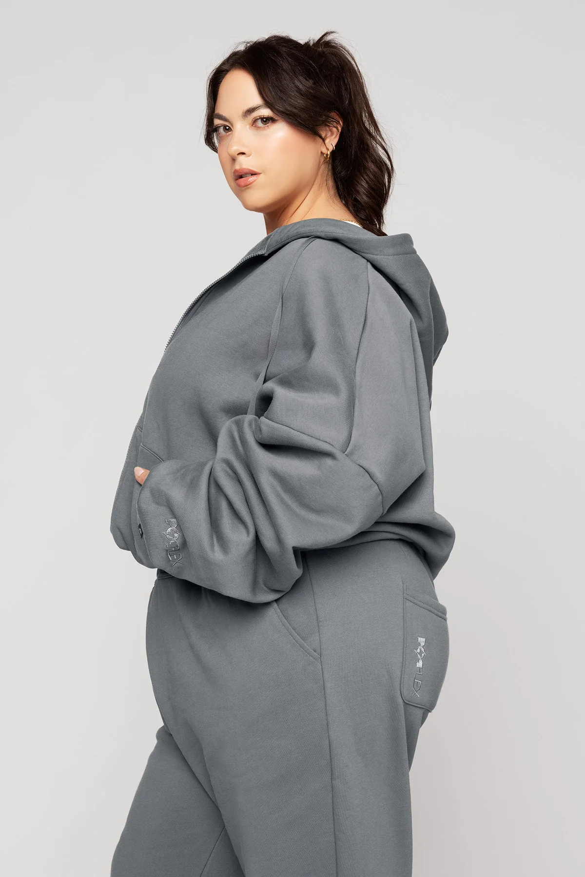 7983-zip-cloud-hoodie-smoke-1.webp