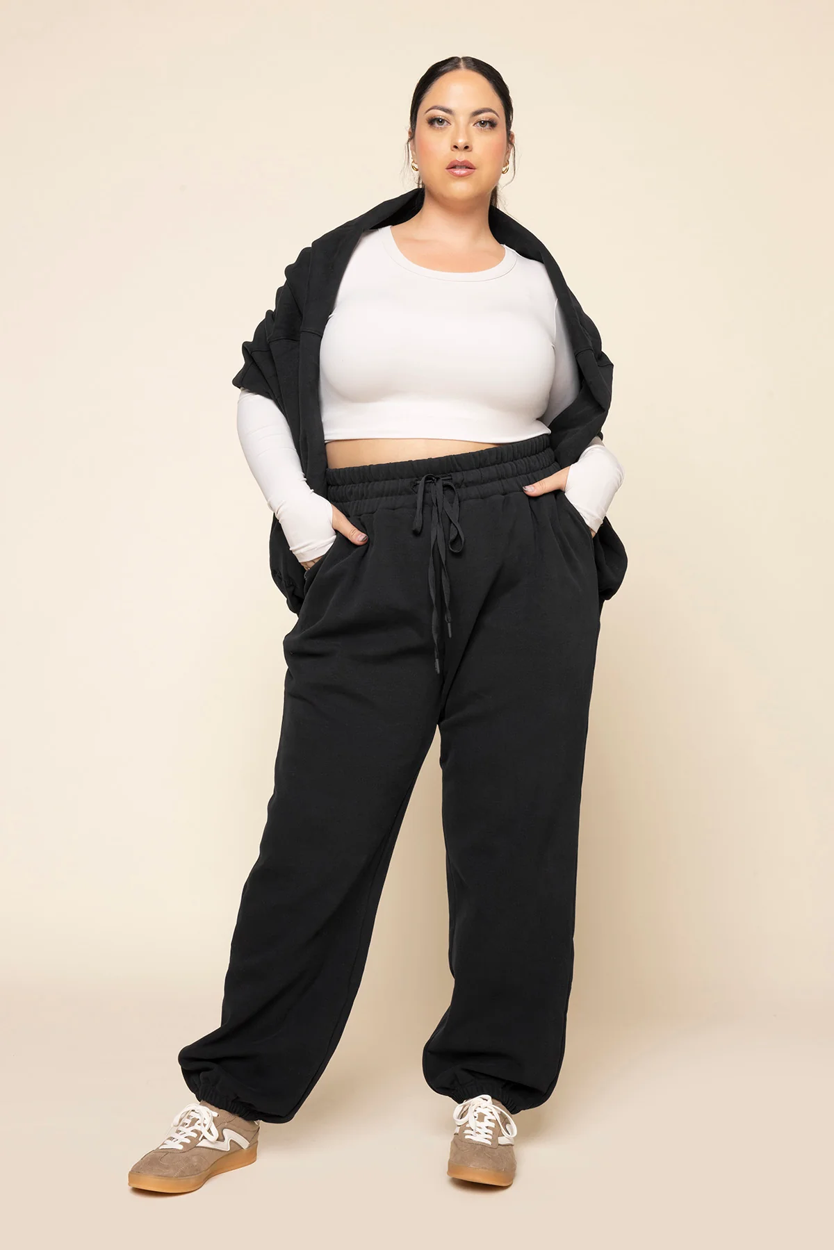 8933-ooey-gooey-sweatpant-black-1.webp