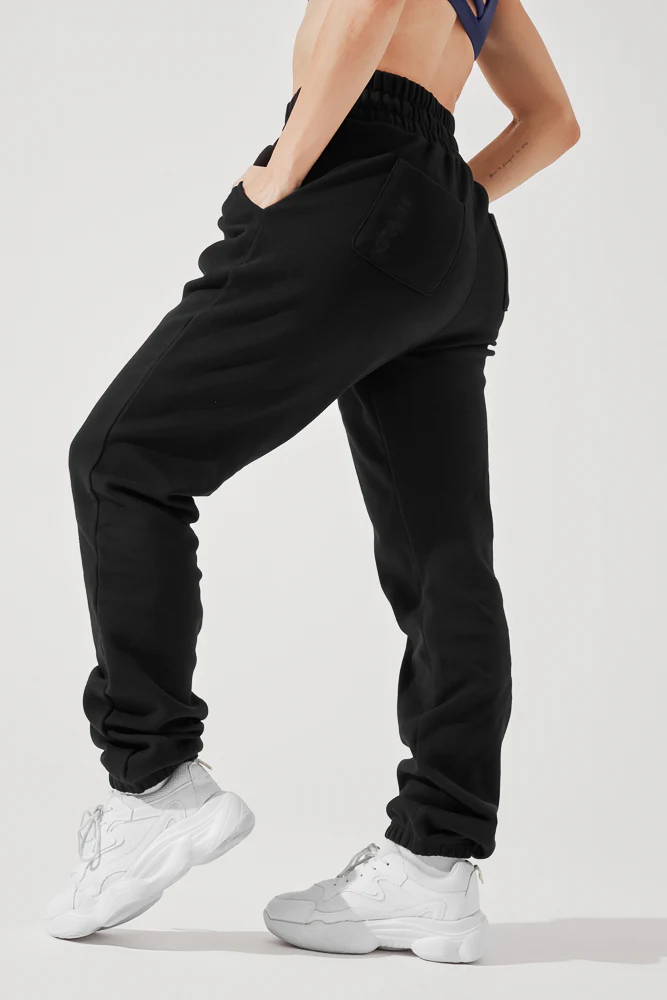 8933-ooey-gooey-sweatpant-black-1.webp