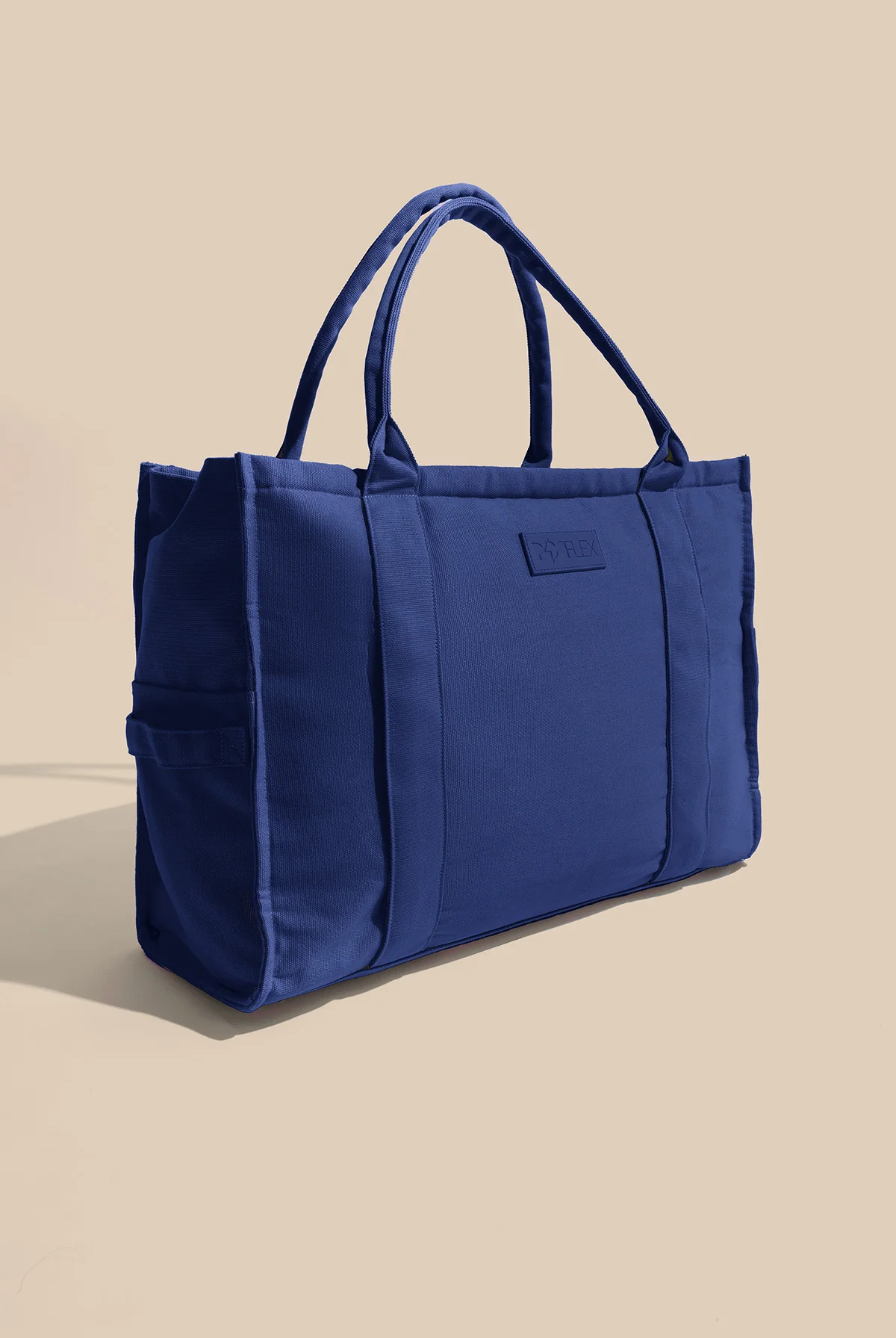 93-big-sloane-weekender-sapphire-1.webp