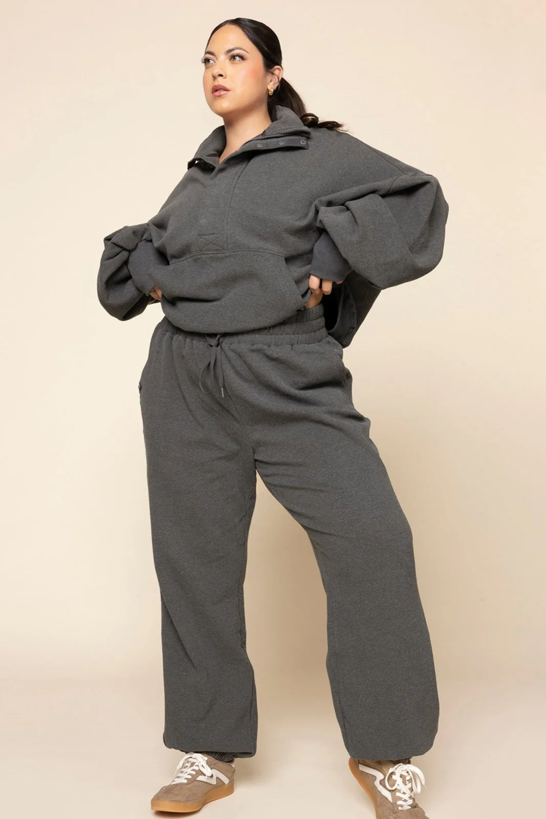 9383-ooey-gooey-sweatpant-charcoal-heather-1.webp
