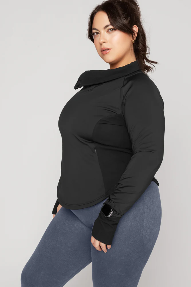 9719-chasing-pavements-mockneck-pullover-black-1.webp