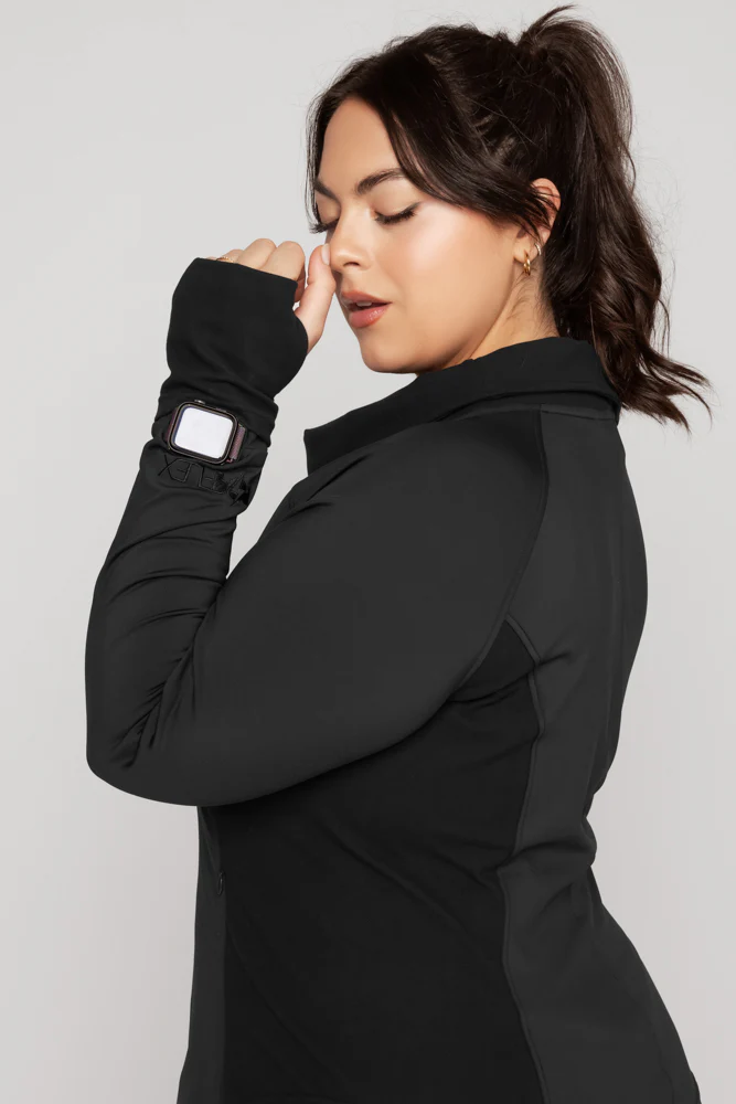 9719-chasing-pavements-mockneck-pullover-black-1.webp