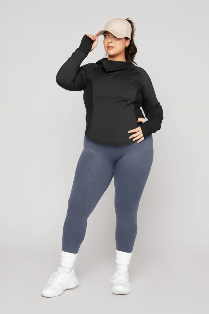 9719-chasing-pavements-mockneck-pullover-black-1.webp